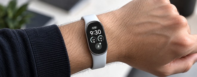 Il fitness tracker di Google, con display e Wear OS, compare nel database della FCC