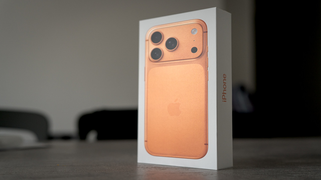 iPhone 18 Pro, colorazioni confermate: saranno 3 o 4, compresa l'inedita Dark Cherry