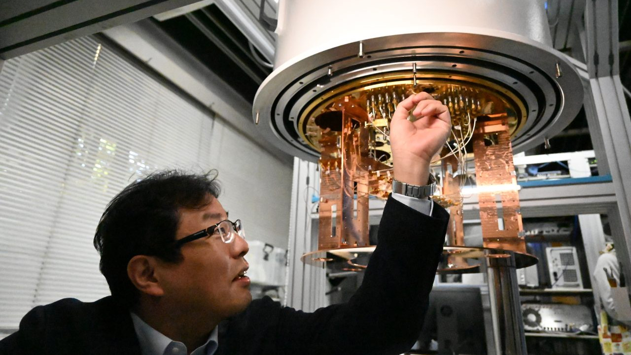 NEC, pioniera nel mondo dei computer quantistici, abbandona lo sviluppo di nuovo hardware