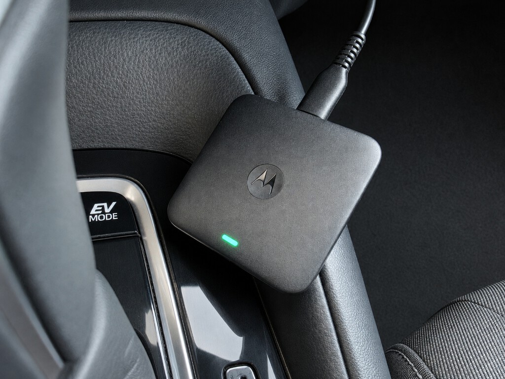 Usar Android Auto sin cable es mucho mejor. Solo hace falta un buen adaptador y el Motorola Drive MA2 lo es