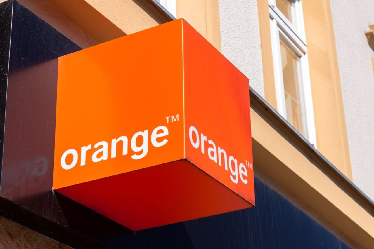 Tous contre Starlink : Orange pourrait lancer un service concurrent avec d’autres grands opérateurs européens