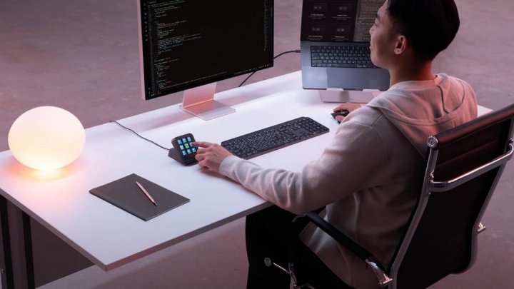 Logitech lancia MX Keypad, il nuovo centro di controllo IA multi-app per sviluppatori